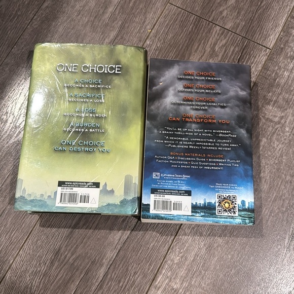 Divergent series by Veronica Roth: Insurgent and Divergent (book 1&2) - Picture 2 of 2
